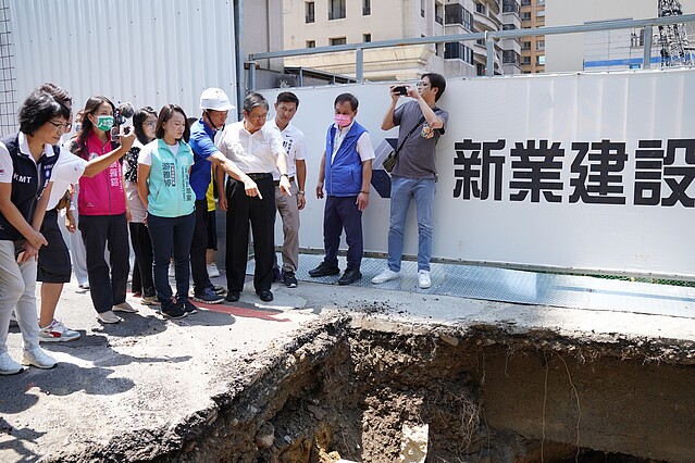 新竹竹北又出現建案天坑事件。圖/新竹縣政府提供